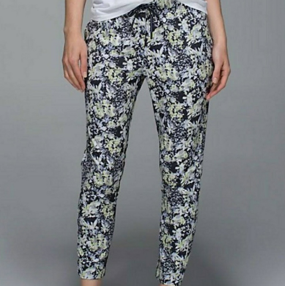 lululemon Jet Crop size 10